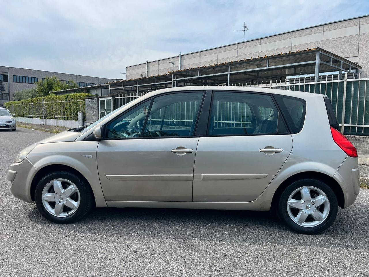 Renault Scénic 1.6 16V GPL