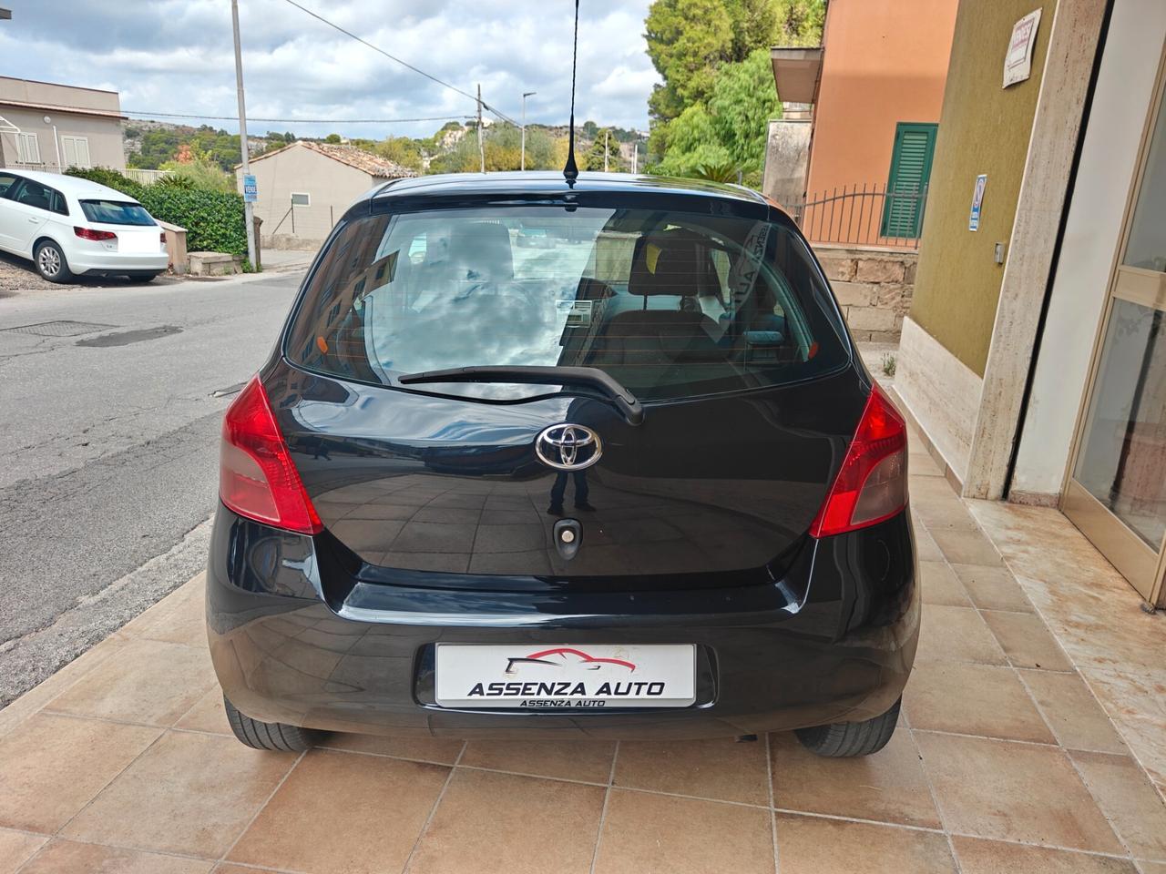 Toyota Yaris 1.3 M-MT Sol Automatica