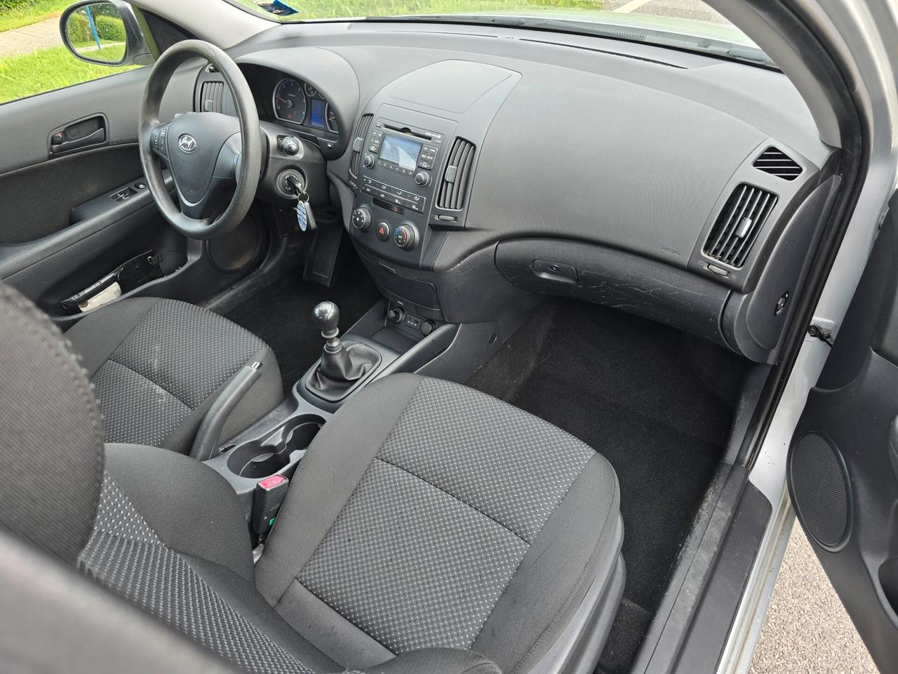 HYUNDAI i30 1.6 CRDi 90CV "ADATTA PER NEOPATENTATI"