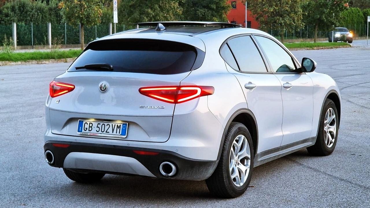 Alfa Romeo Stelvio 2.2 Turbodiesel 190 CV AT8 Q4