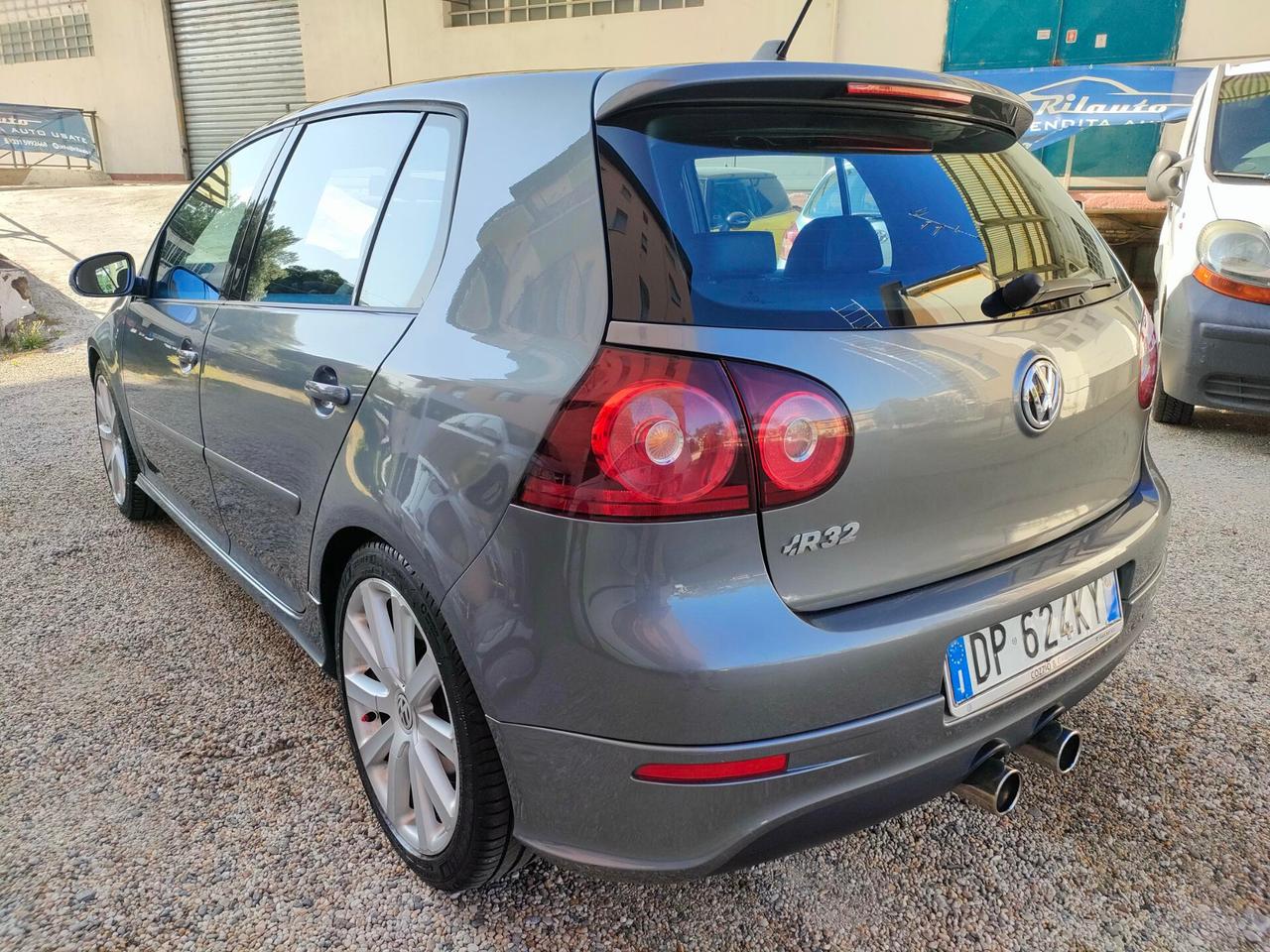 Volkswagen Golf 3.2 VR6 4mot. 5p. DSG R32