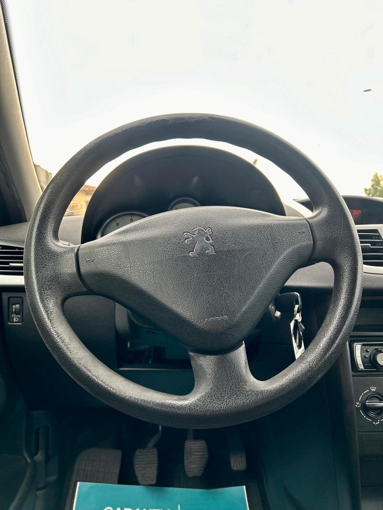 Peugeot 207 1.4 HDi 70CV 5p. XT - OK NEOPATENTATO