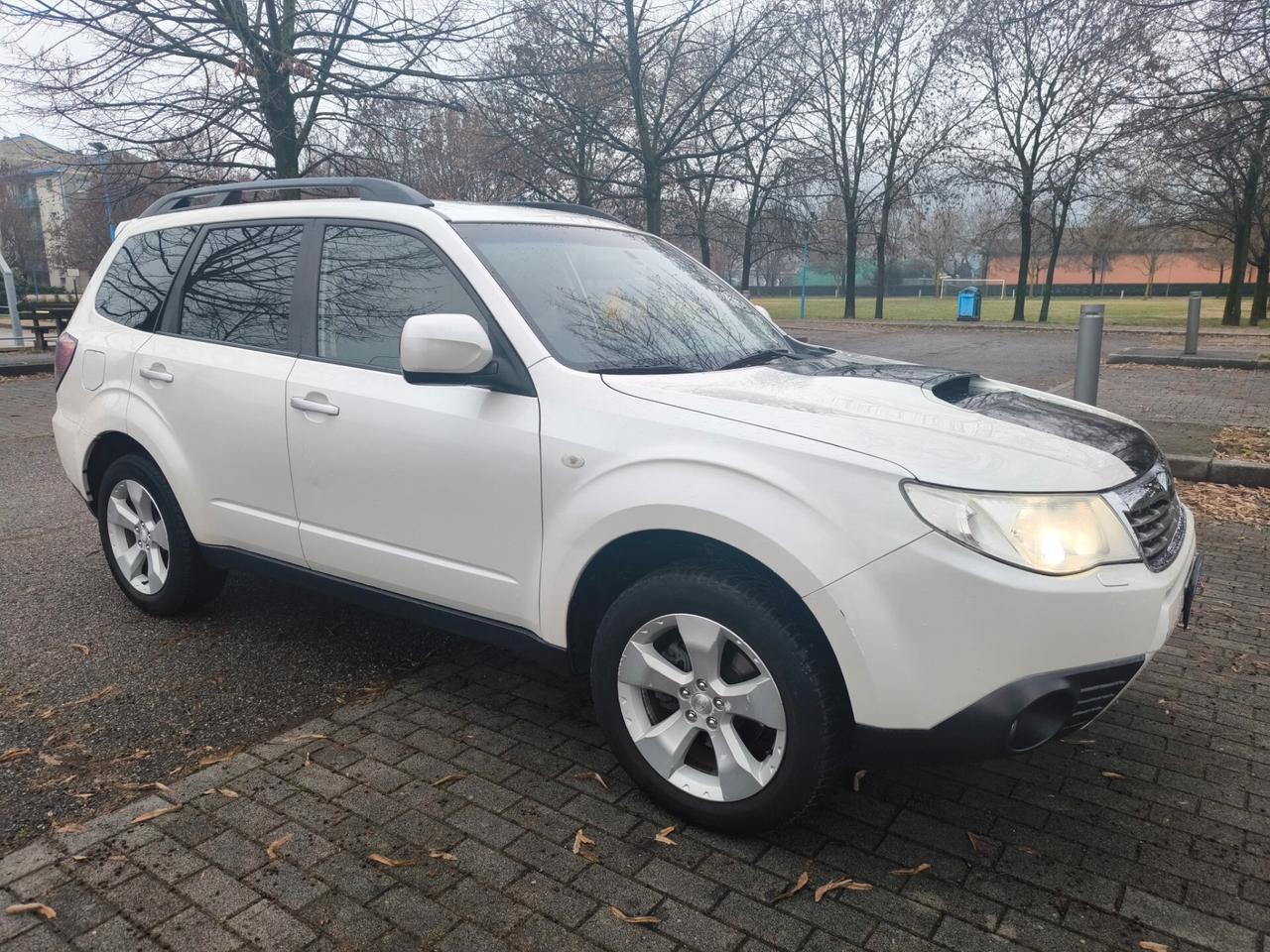 SUBARU FORESTER 2,0 4X4 DIESEL-GANCIO DI TRAINO