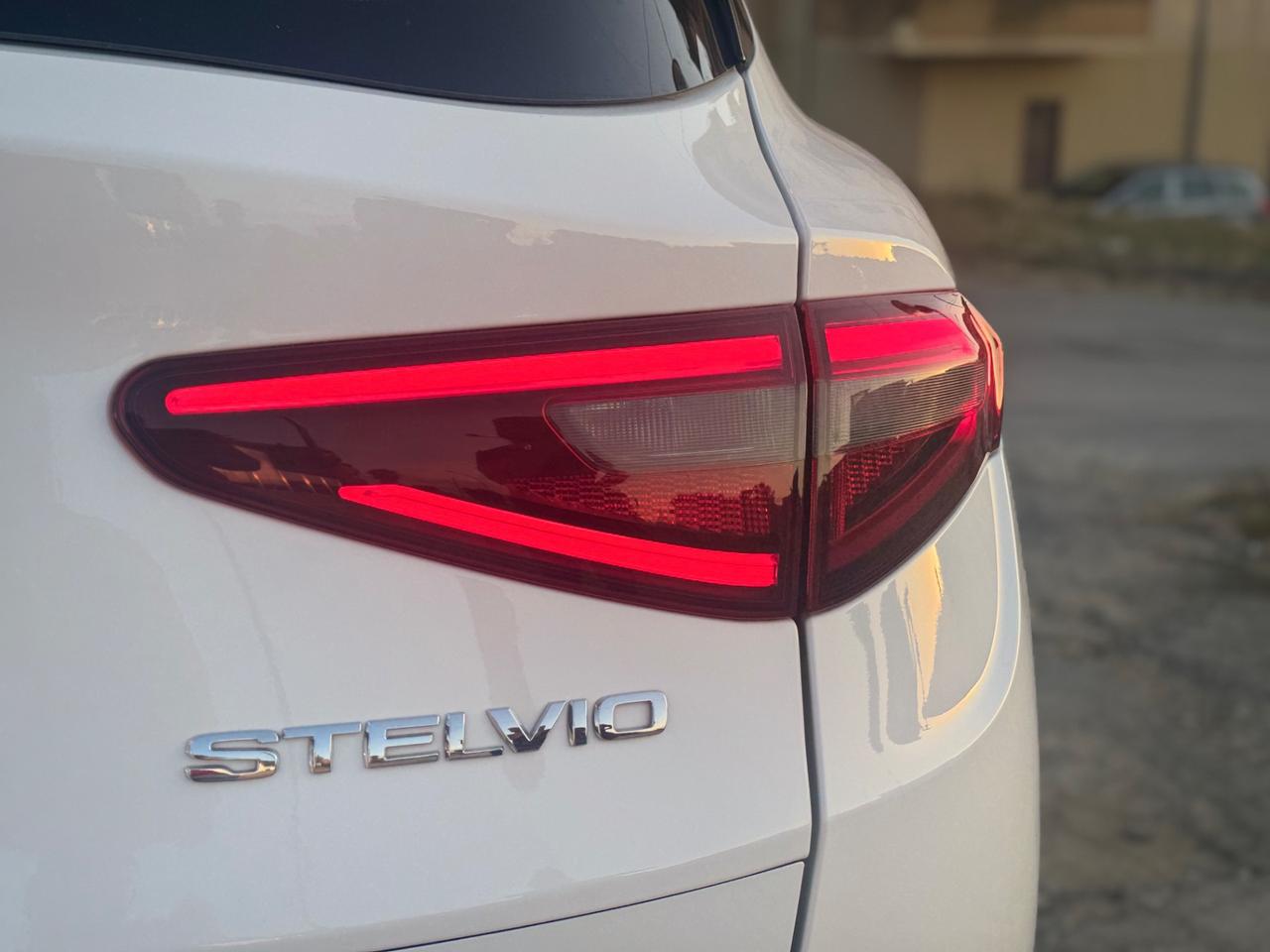ALFA ROMEO STELVIO 2.2 T 190 CV Q4 EXECUTIVE FULL IVA
