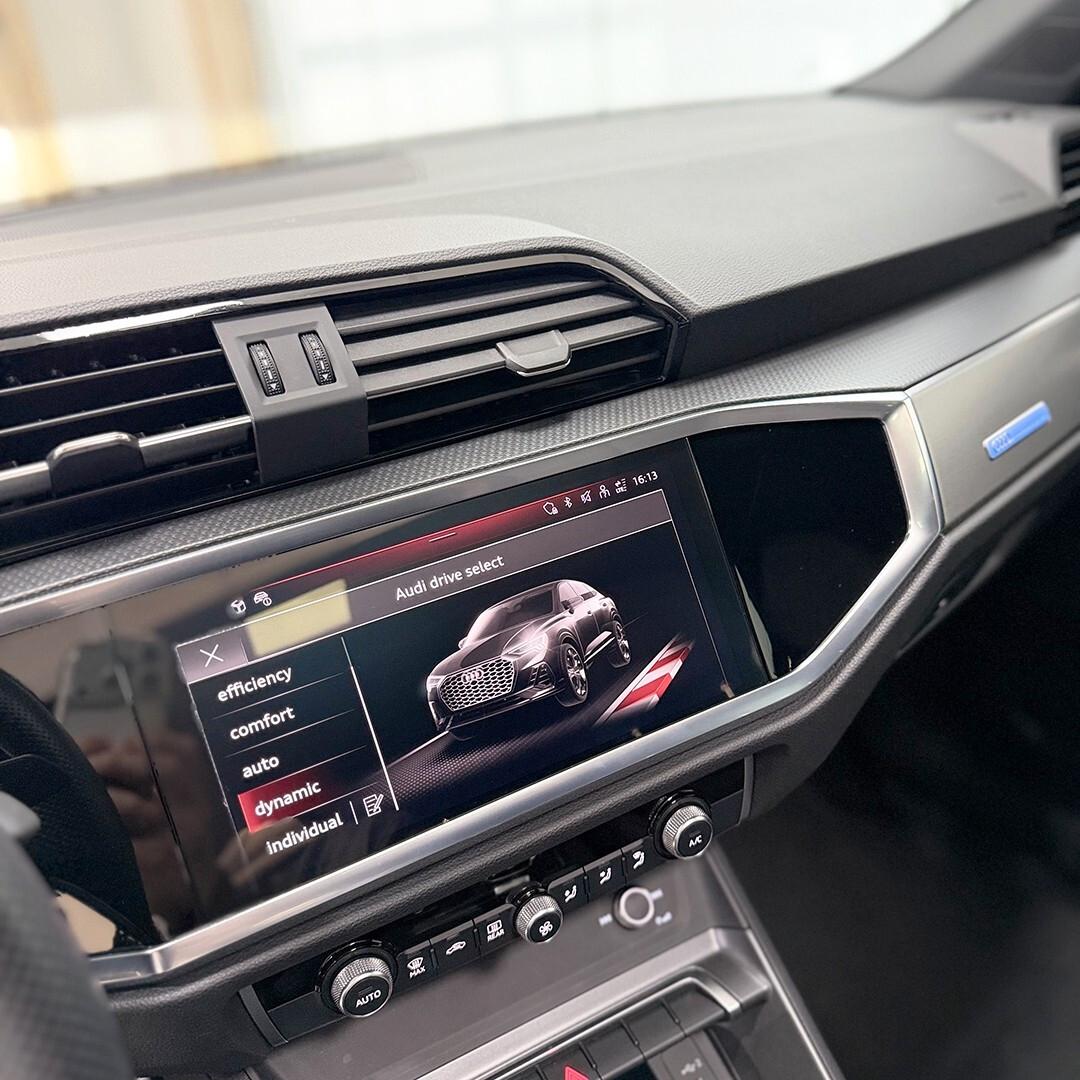 Audi Q3 Sportback 35 TDI Identity Black |tetto apribile|