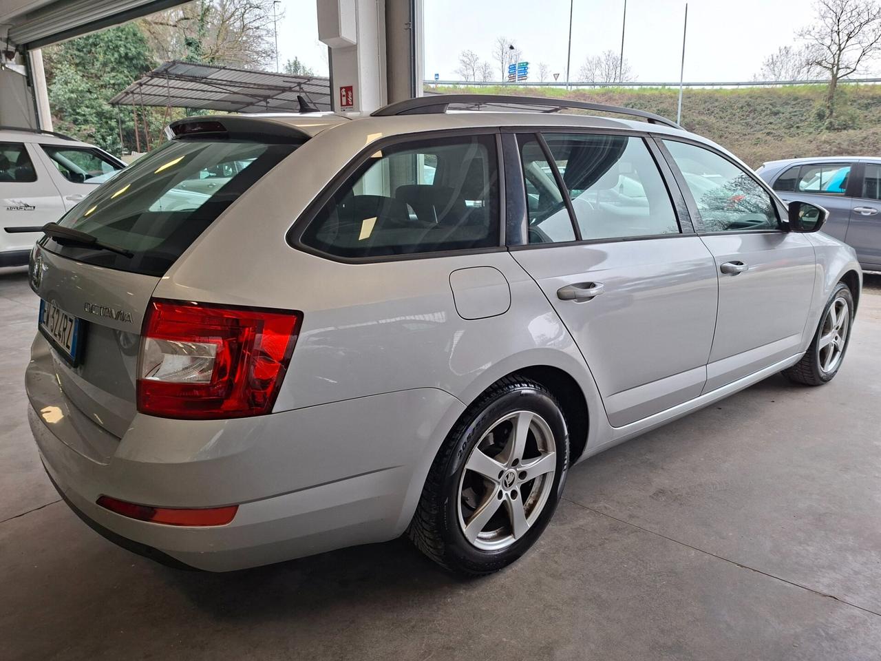 Skoda Octavia 1.6 TDI CR 105 CV DSG Wagon Ambition