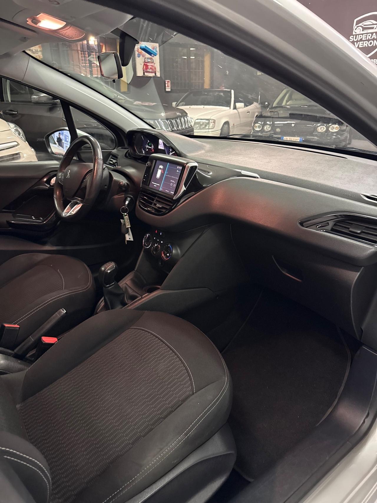 Peugeot 208 puretech 82 5p GPL ALLURE