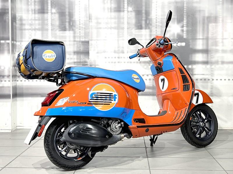 Piaggio Vespa GTS 300 Supersport HPE