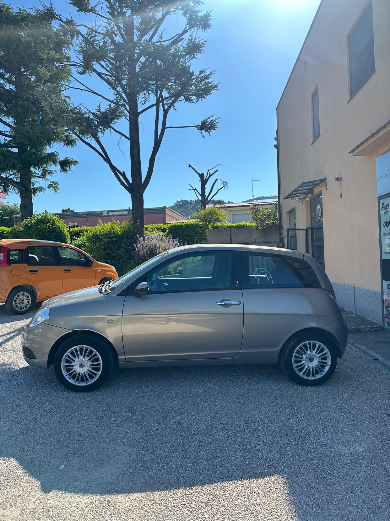 Lancia Ypsilon 1.2 Argento