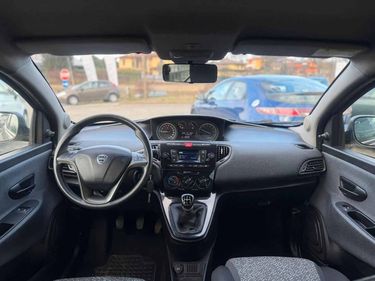 Lancia Ypsilon 1.2 69 CV 5 porte Platinum OTTIMA PER NEOPATENTATI