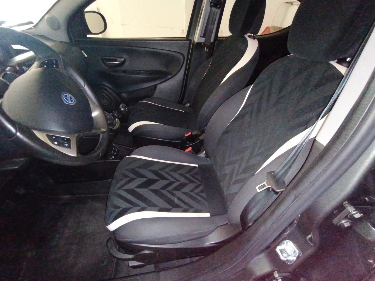Lancia Ypsilon 1.2 69 CV 5 porte GPL Ecochic Gold