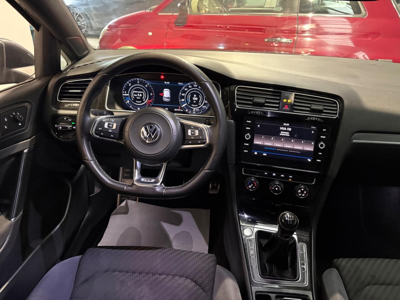Volkswagen Golf 1.6 TDI 115 CV R-LINE