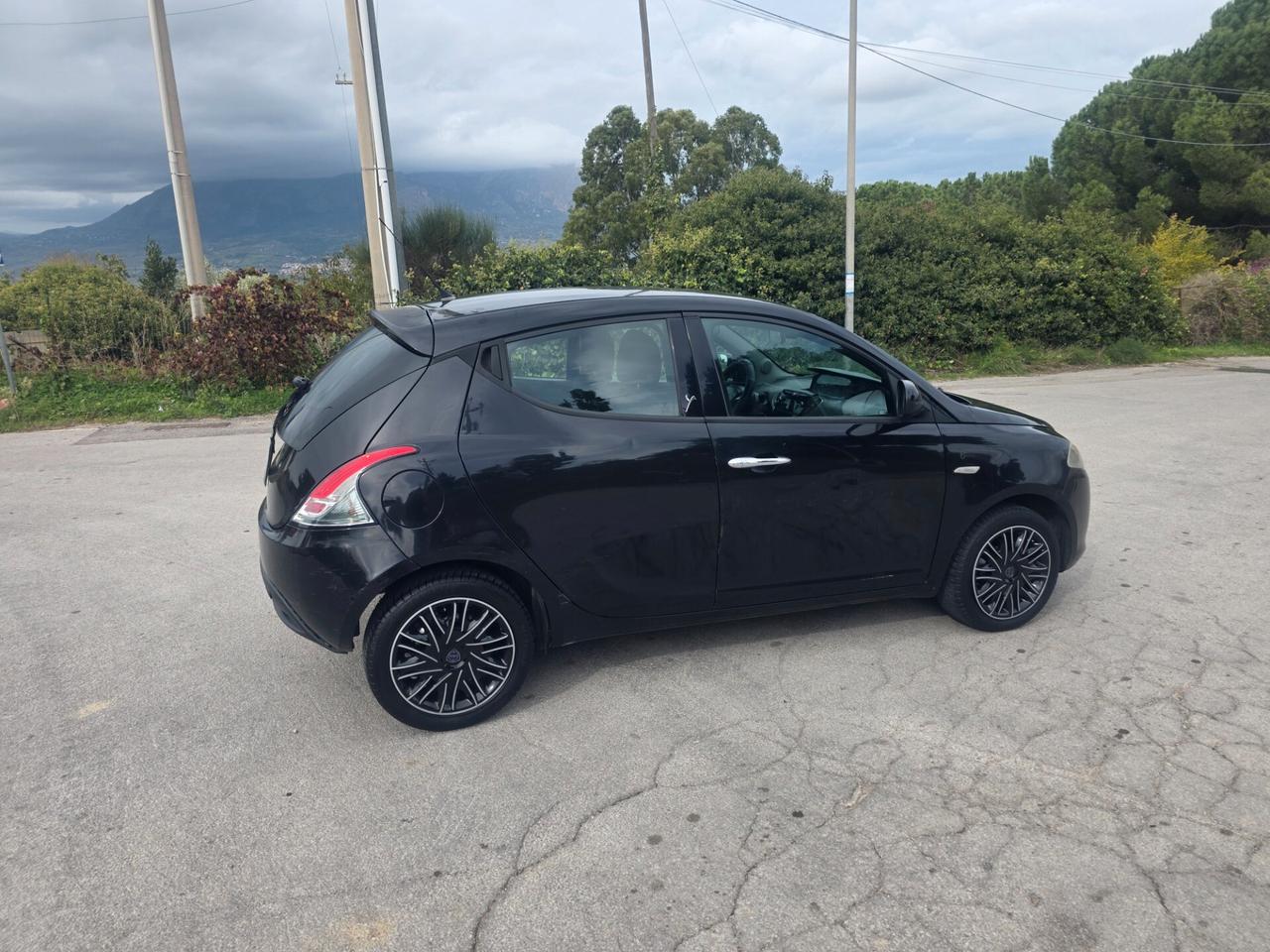 Lancia Ypsilon 1.3 MJT 16V 95 CV 5 porte S&S Gold