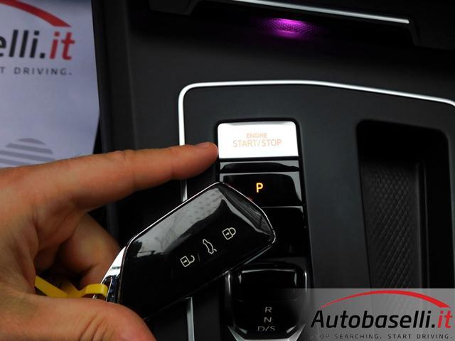 VOLKSWAGEN Golf GTI CLUBSPORT 2.0 TSI GTI 300CV AUTOMATICA DSG