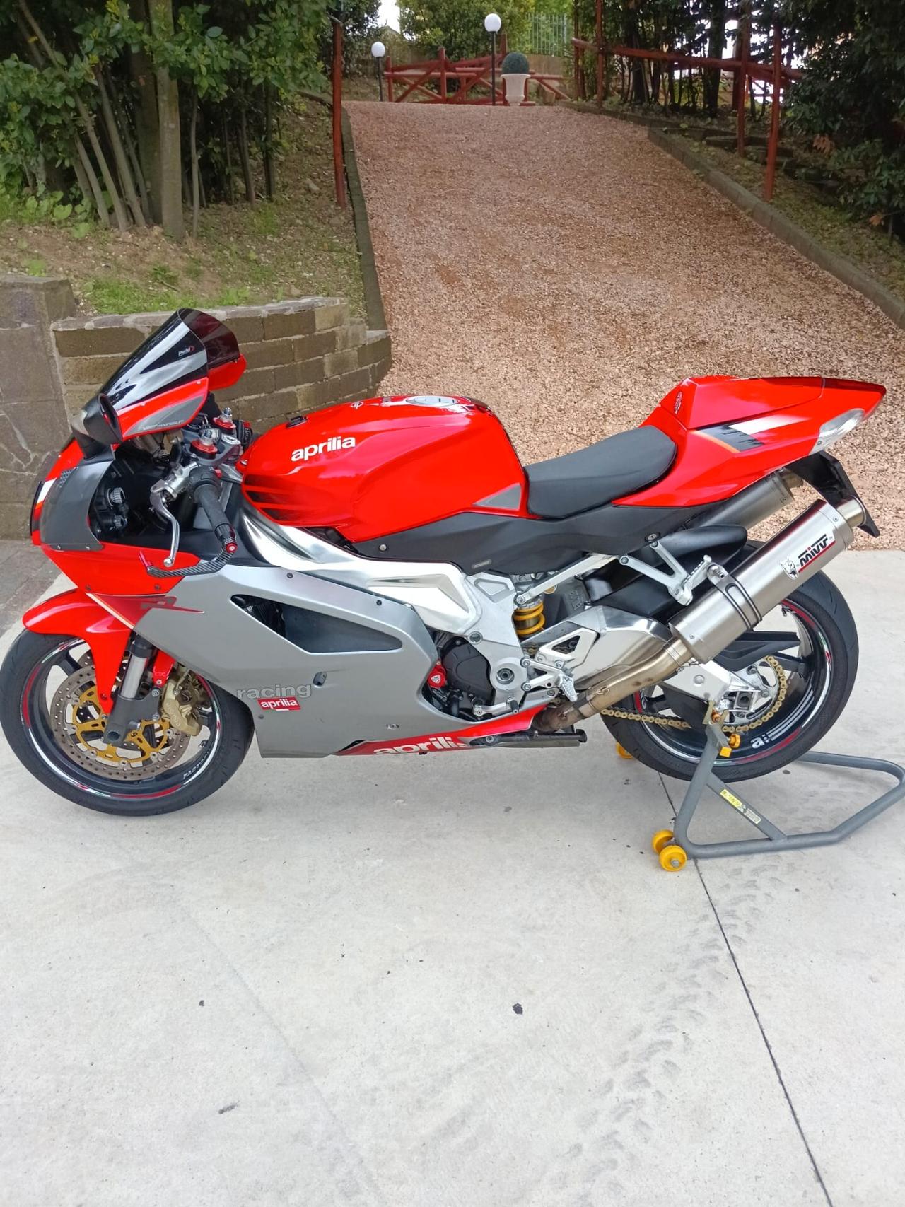 Aprilia RSV 1000