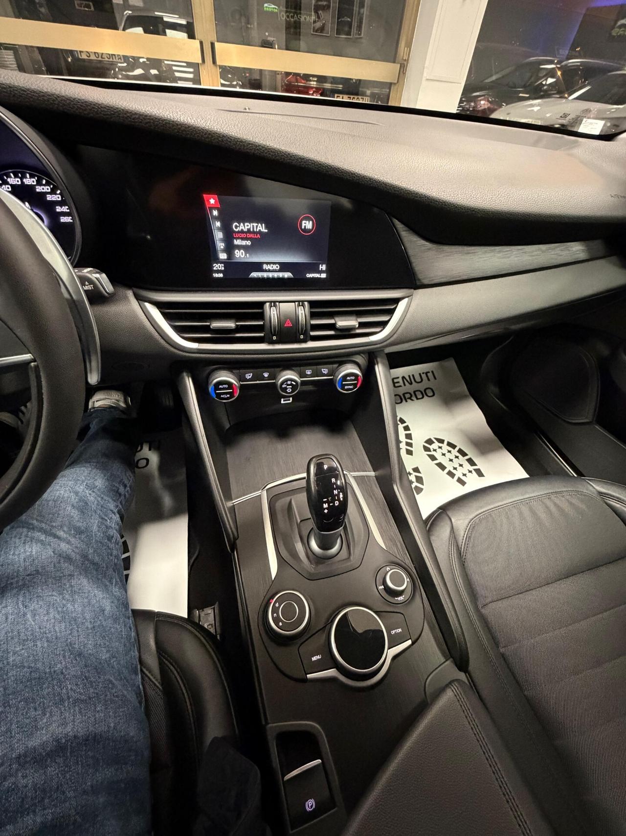 Alfa Romeo Giulia 2.2 Turbodiesel 180 CV AT8 Business Sport Launch Ed.