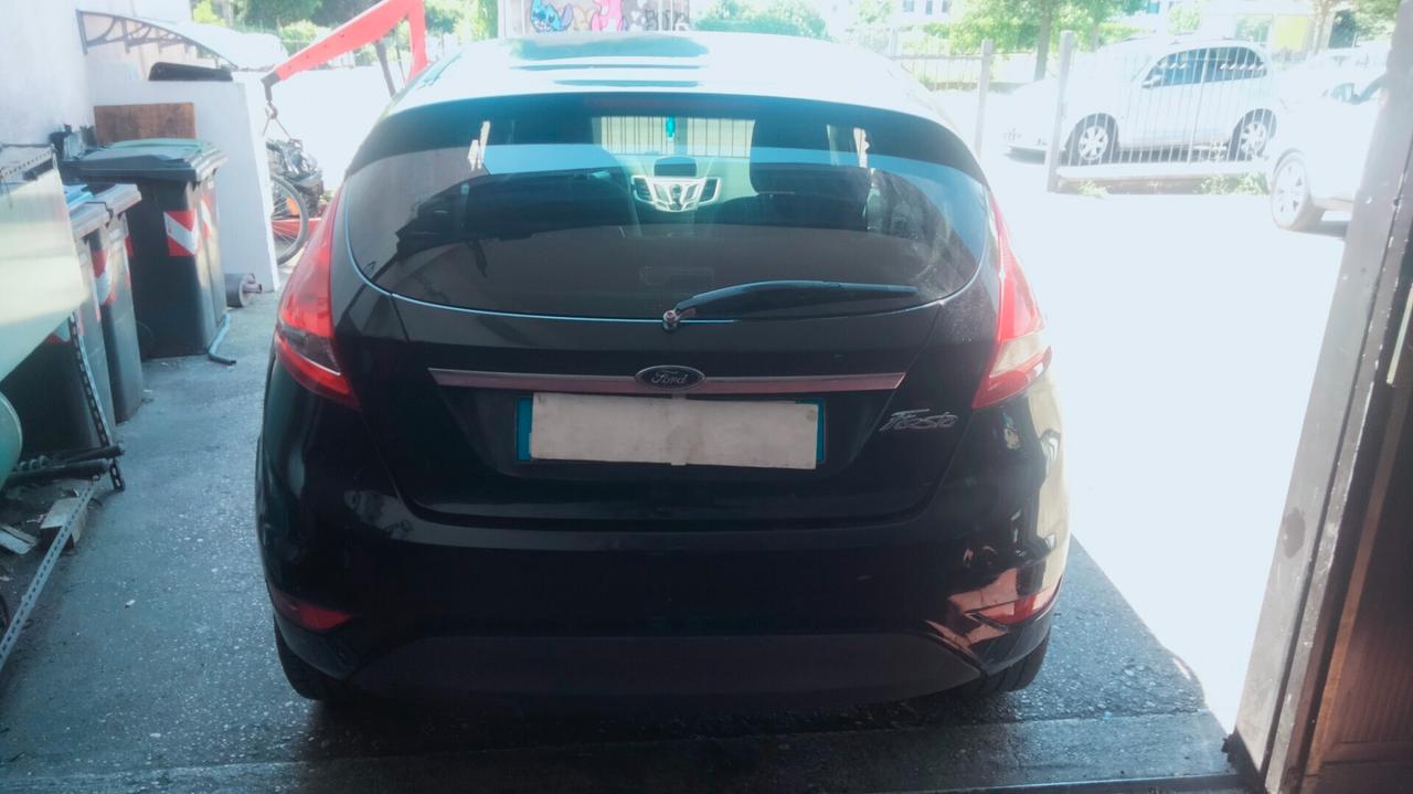 Ford Fiesta 1.4 5 porte Bz.- GPL Titanium