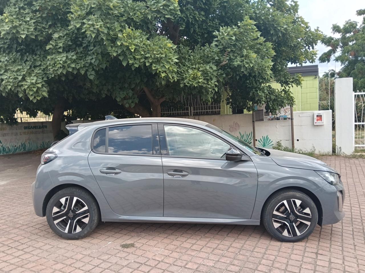Peugeot 208 Hybrid 100 e-DCS6 Allure 2025