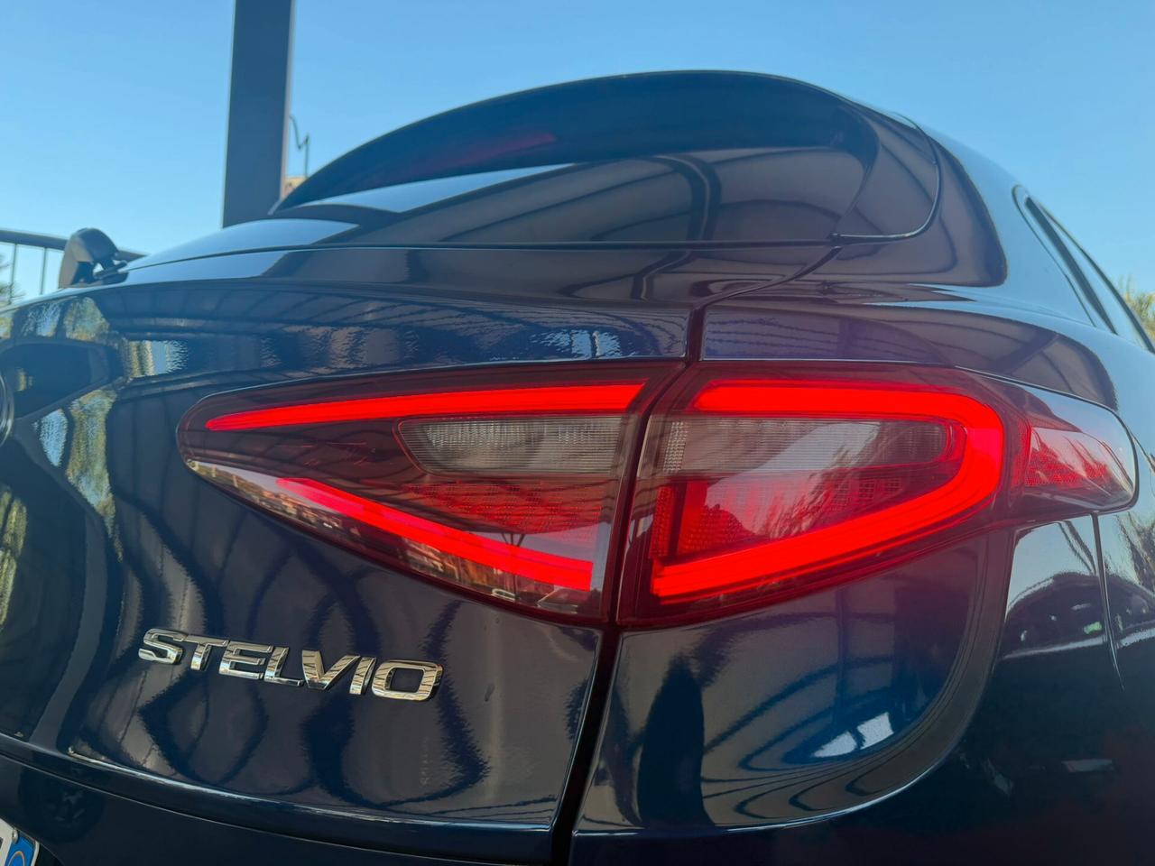 Alfa Romeo Stelvio 2.2 Turbodiesel 210 CV AT8 Q4 Business