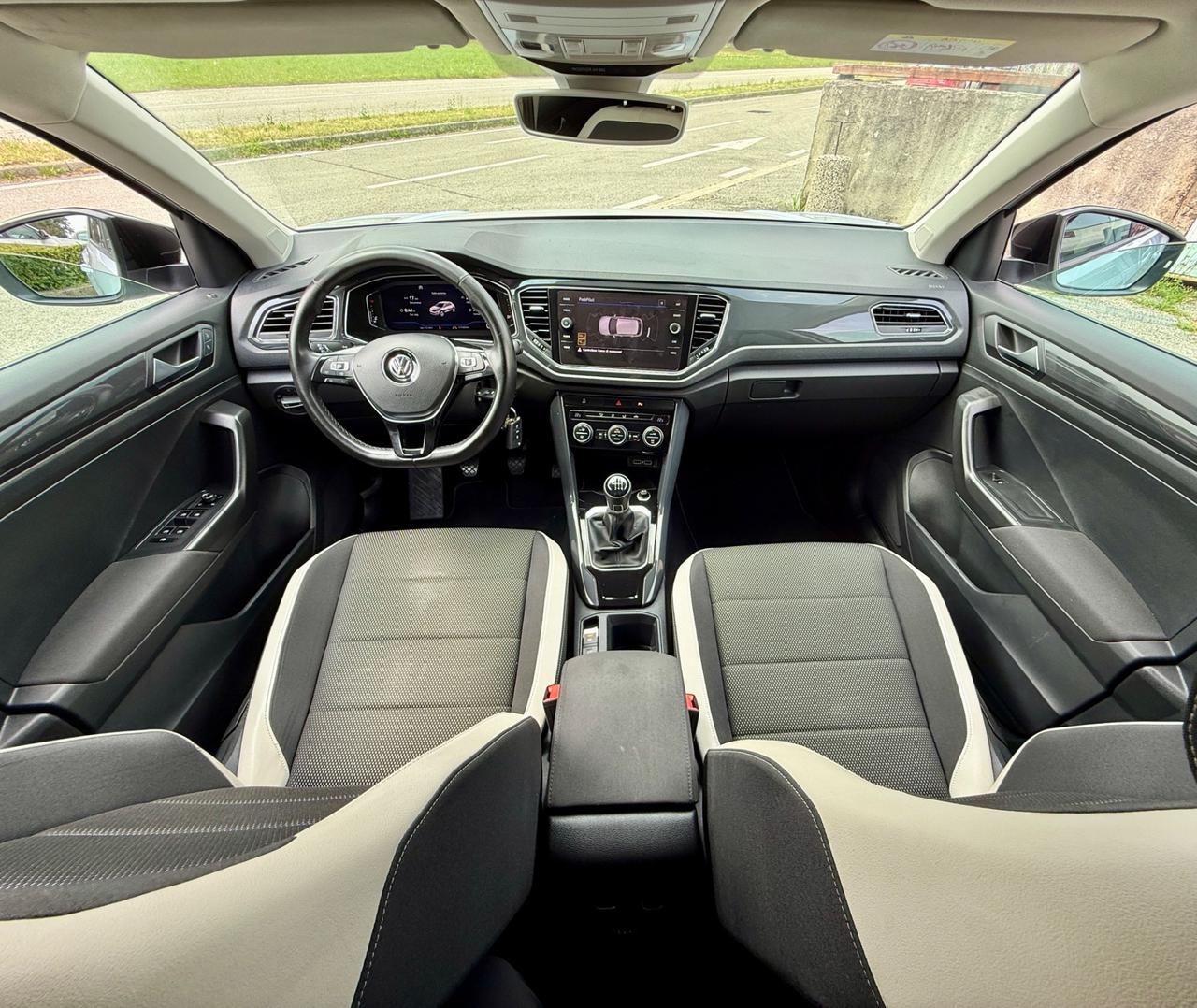 VOLKSWAGEN T-ROC 1.6 TDI SCR Advanced 2019