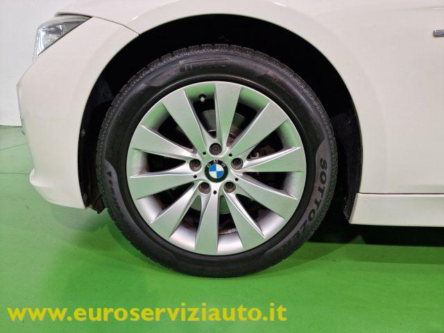 BMW 328 i Luxury