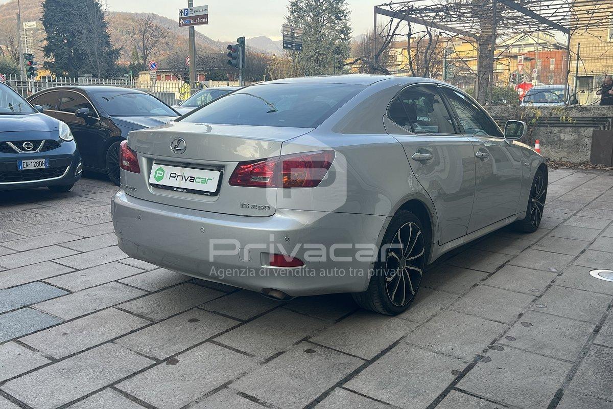 LEXUS IS 220d 2.2 16V Luxury