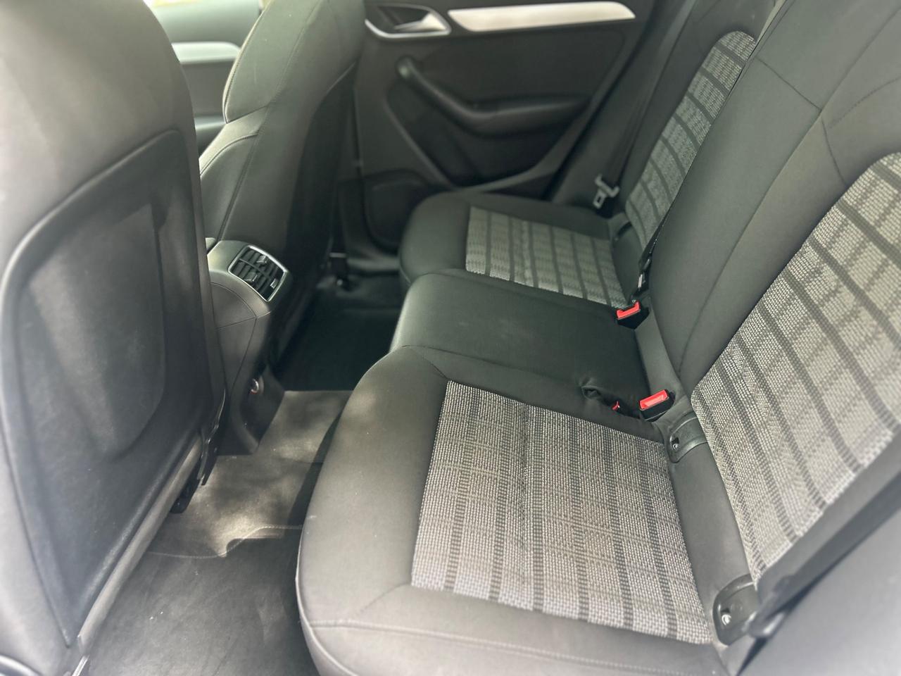 Audi Q3 2.0 TDI 150 CV Sport tetto apribile