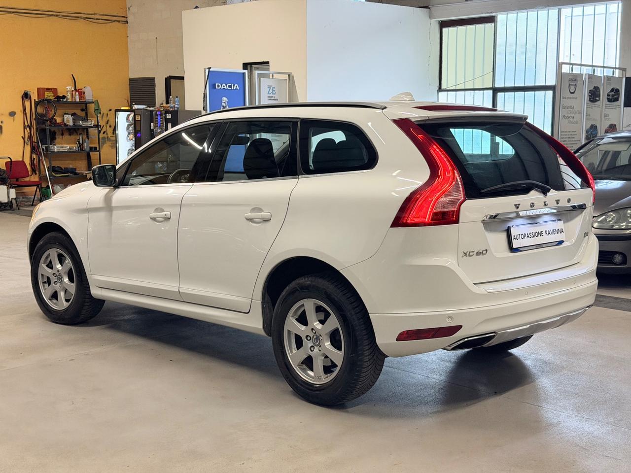 Volvo XC 60 XC60 D4 Geartronic R-design Kinetic