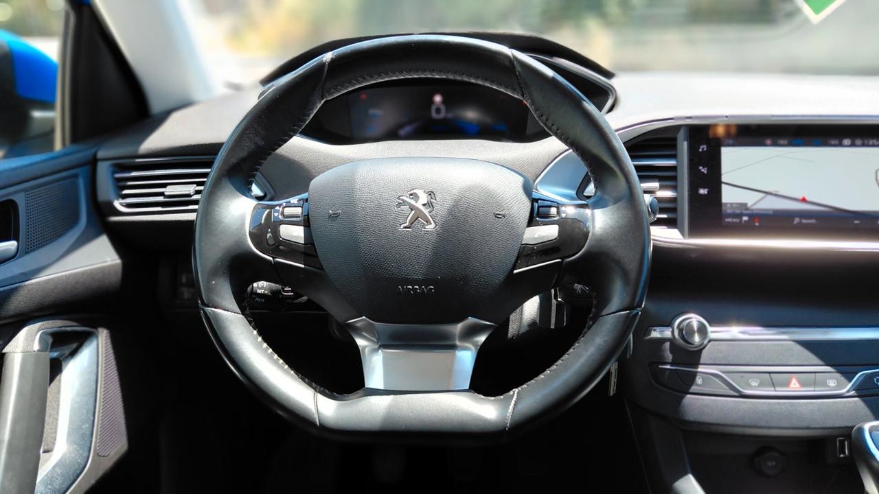Peugeot 308 BlueHDi 100 S&S SW Business Navi