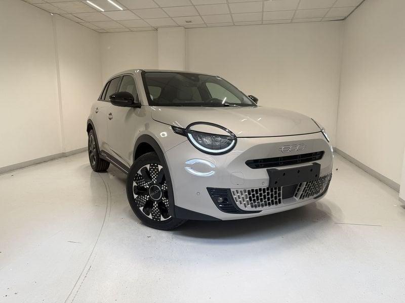 FIAT 600 600 1.2 hybrid La Prima Automatica