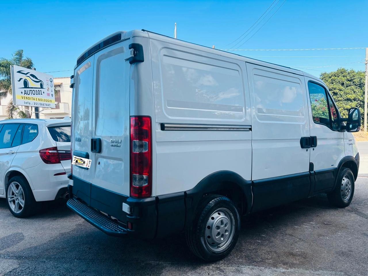 IVECO DAILY MINI VAN