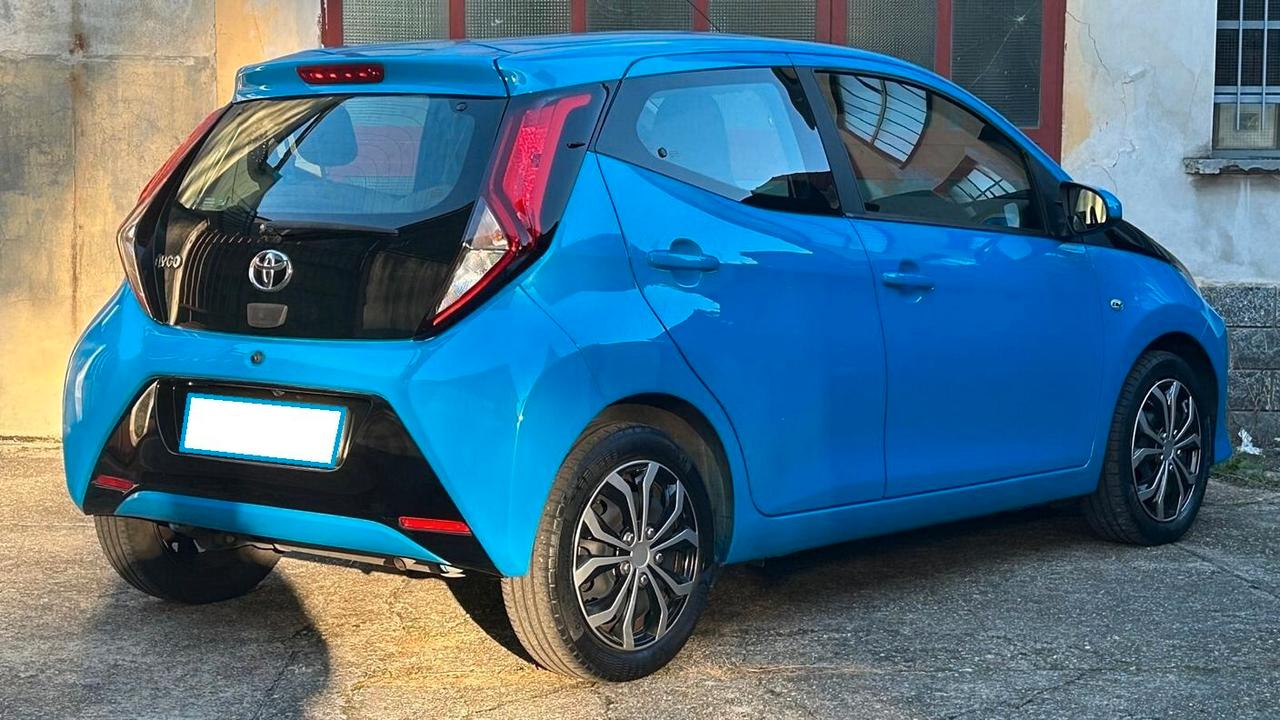 Toyota Aygo 1.0 VVT-i 72 CV 5 porte x-cool MMT
