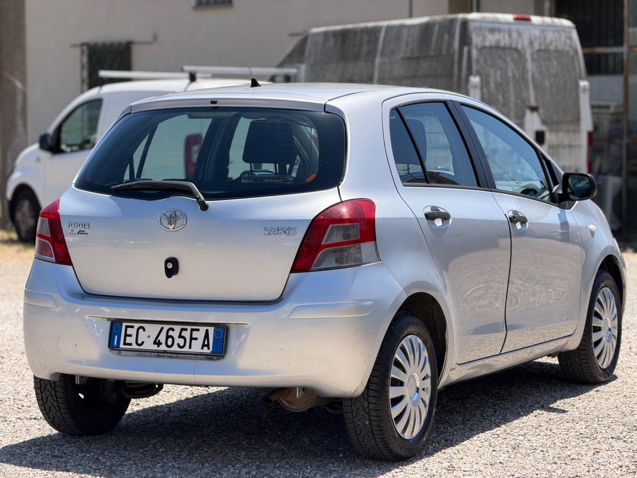 Toyota Yaris 1.0 5 porte