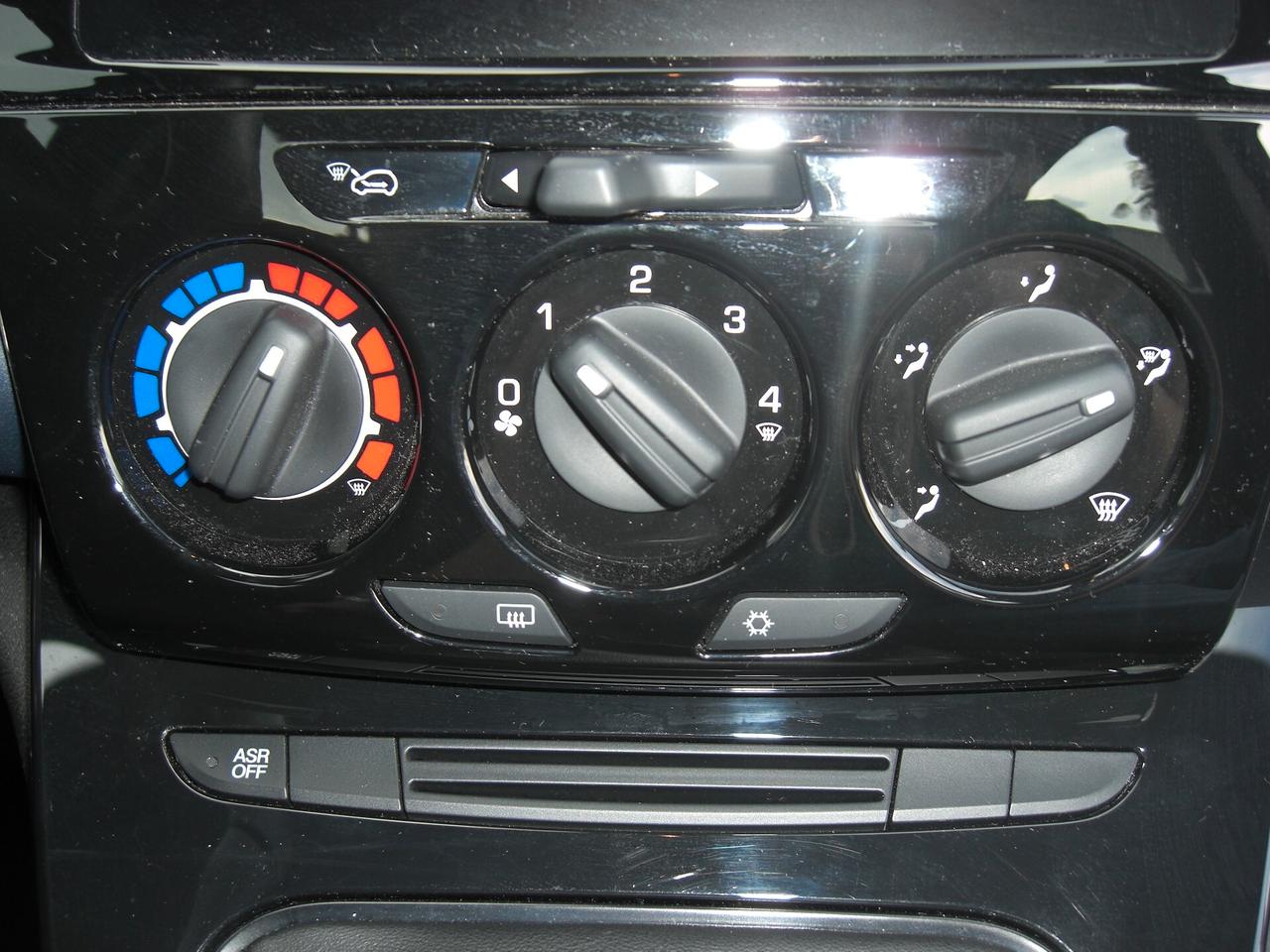 Lancia Ypsilon 1.0 FireFly 5 porte S&S Hybrid Platino