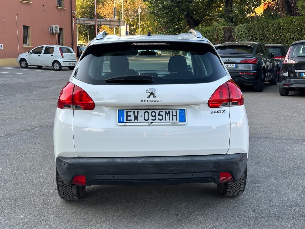 Peugeot 2008 PureTech 82 Allure soli 110mila km