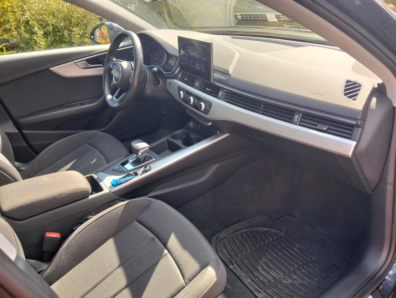 Audi A4 Avant 35 TDI/163 CV S tronic Business Advanced
