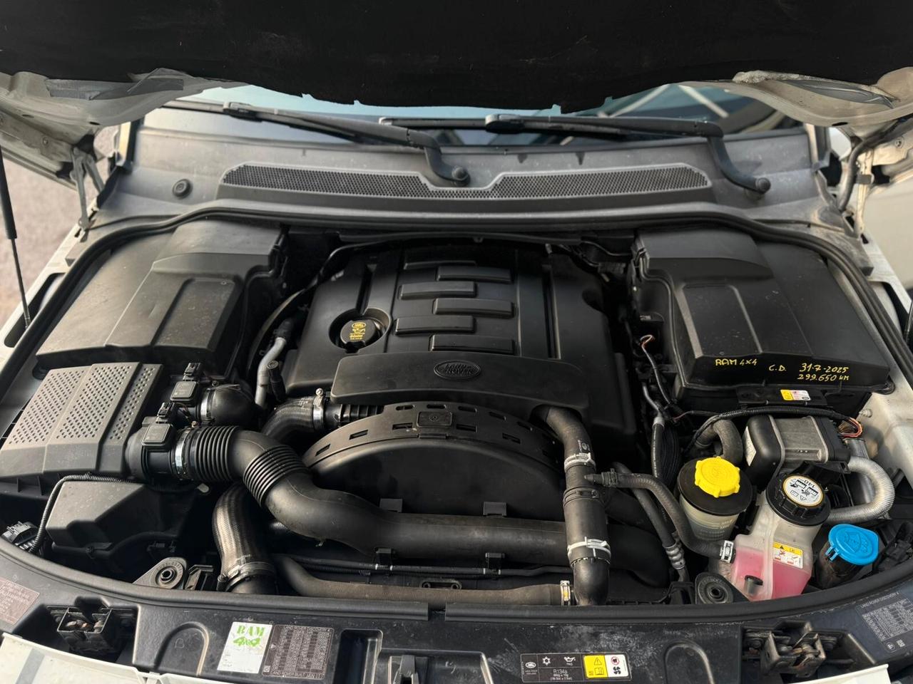 Land Rover Discovery 4 3.0 TDV6 210CV HSE