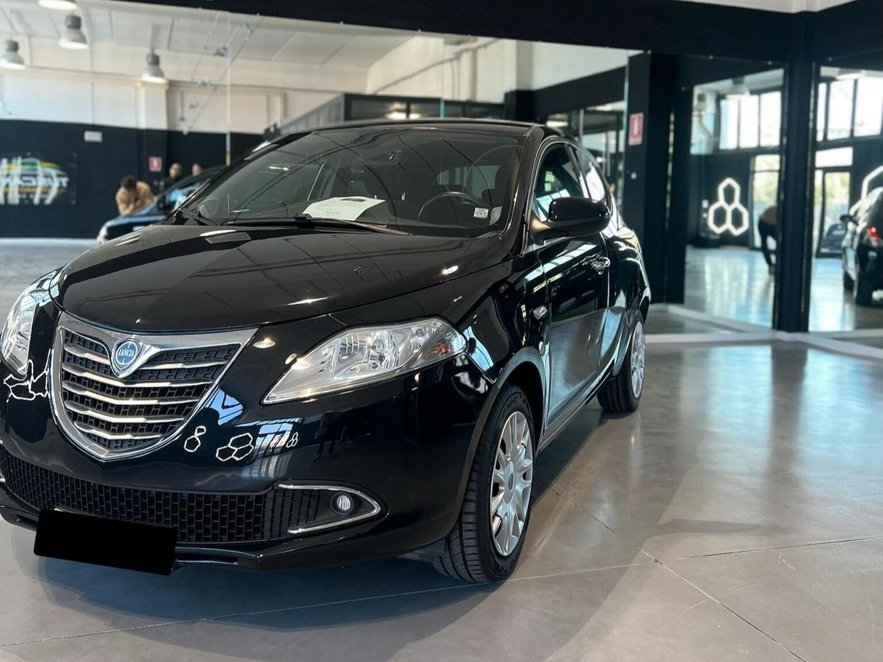 Lancia Ypsilon 1.2 69 CV 5 porte Gold
