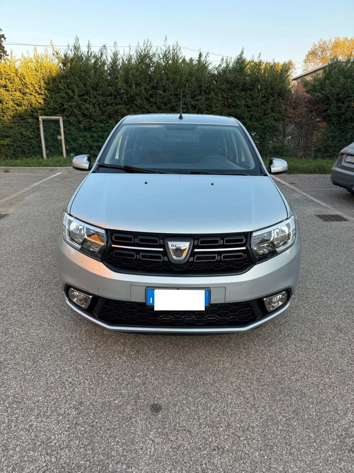 Dacia Sandero 1.0 - NEOPATENTATI - 12 MESI DI GARANZIA -