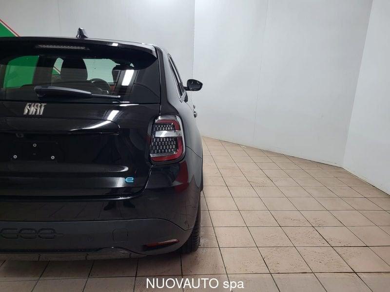 FIAT 600e Elettrica 156cv Red