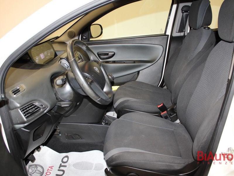 Lancia Ypsilon 1.3 MJT 16V 95 CV 5 porte S&S Silver