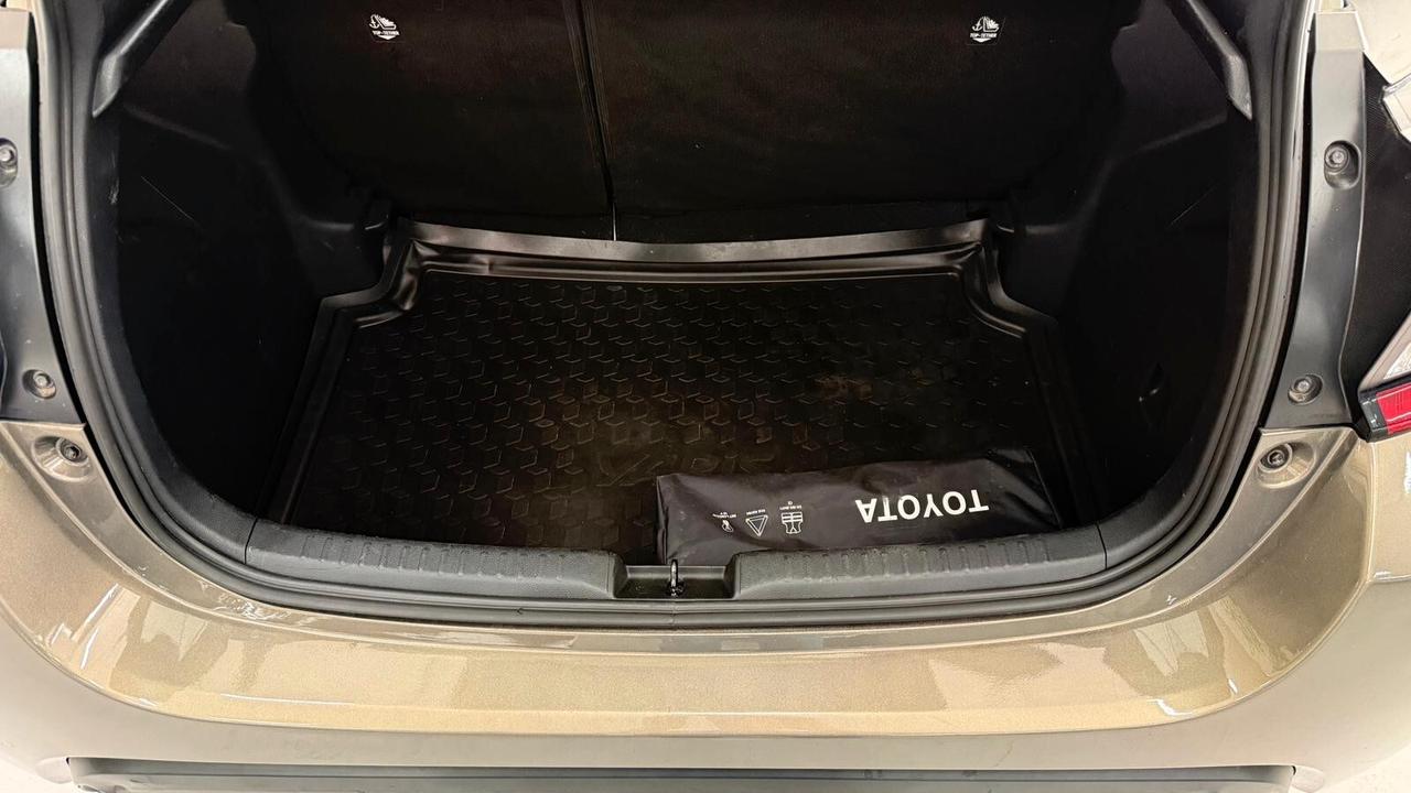 Toyota Yaris 1.5 Hybrid 5 porte Business
