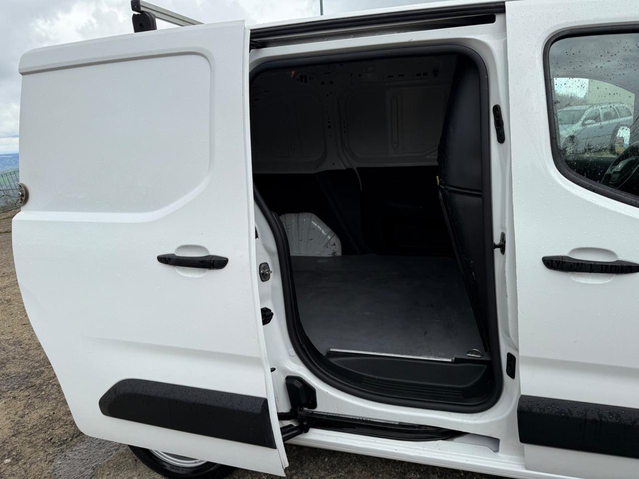 Peugeot Partner-3 posti-Furgone