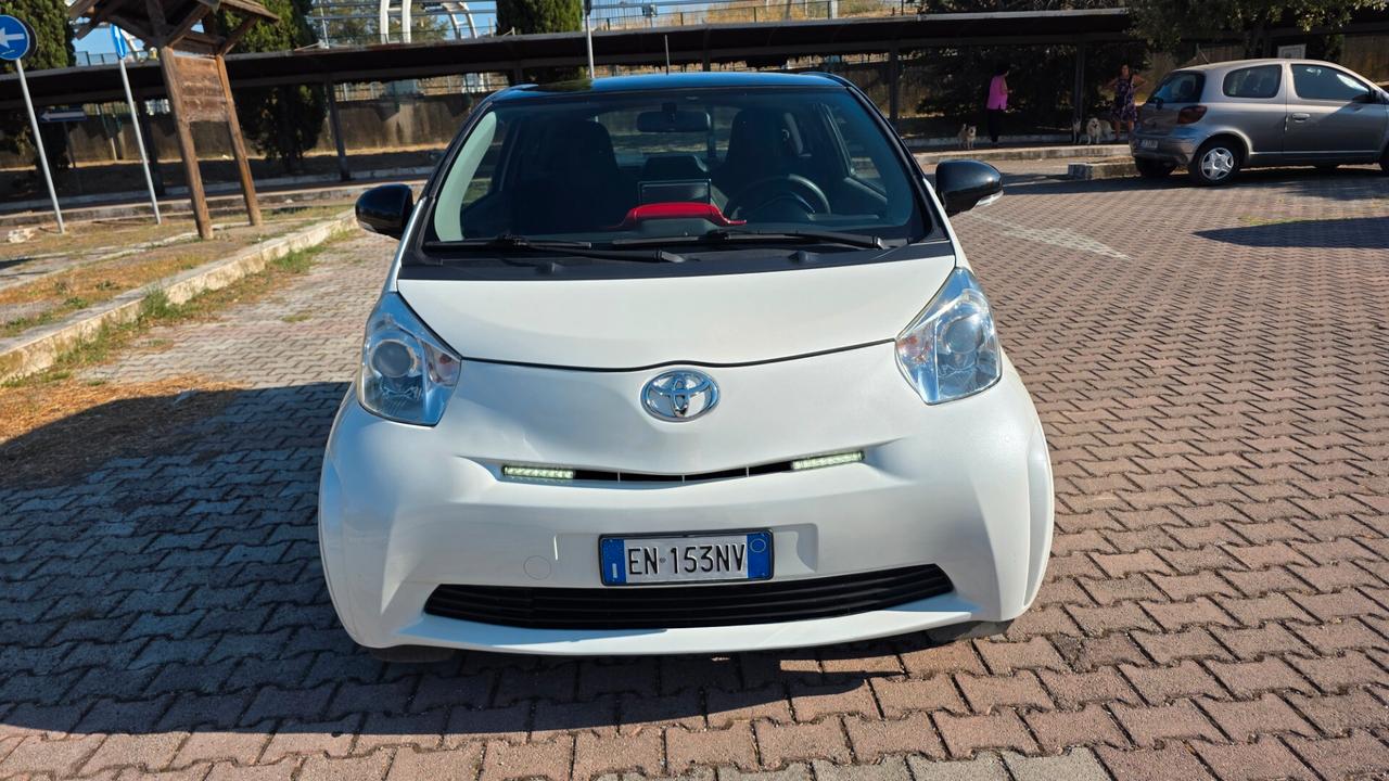 Toyota iQ 1.0 CVT Trend