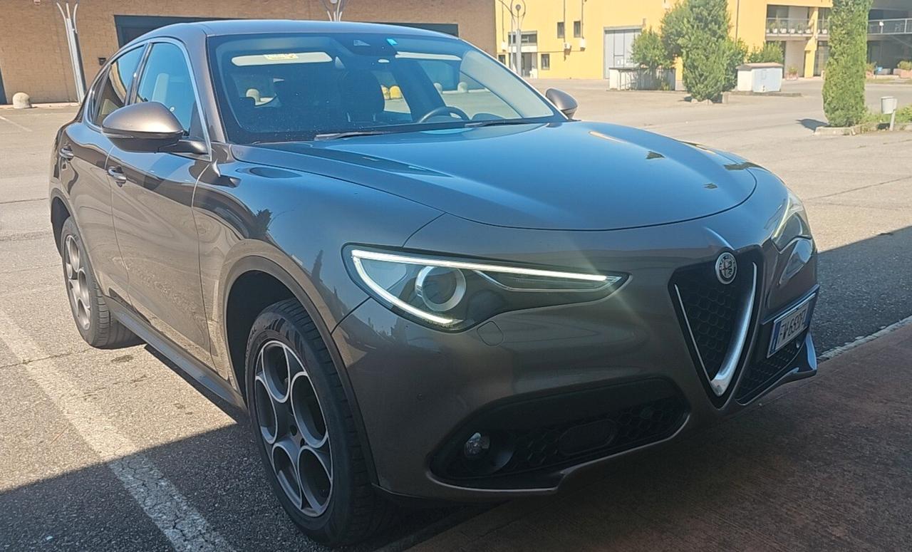 Alfa Romeo Stelvio 2.2 Turbodiesel 210 CV AT8 Q4 Executive