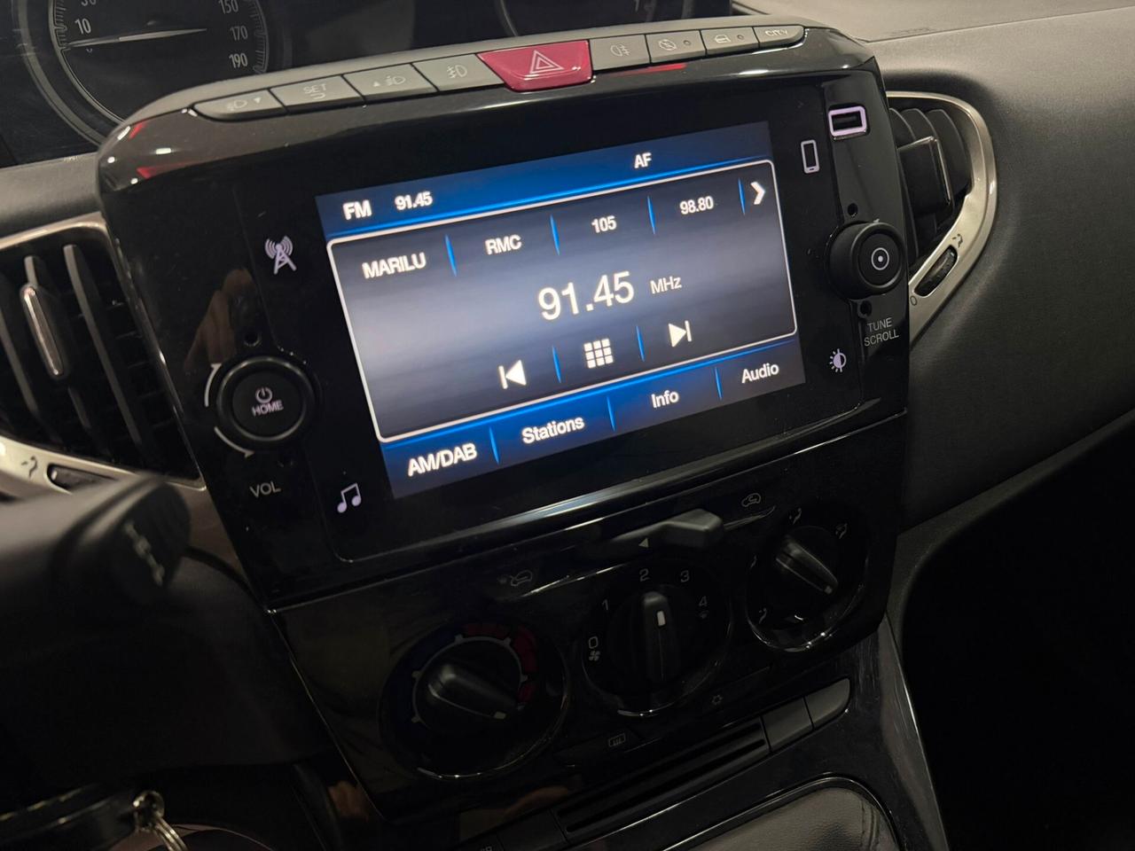 Lancia Ypsilon 1.0 FireFly 5 porte S&S Hybrid Ecochic Gold