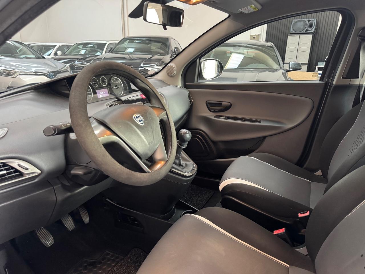 Lancia Ypsilon 0.9 TwinAir 85 CV 5 porte Metano Ecochic Gold