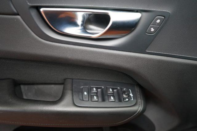 VOLVO XC60 B4 (d) AWD Geartronic Business