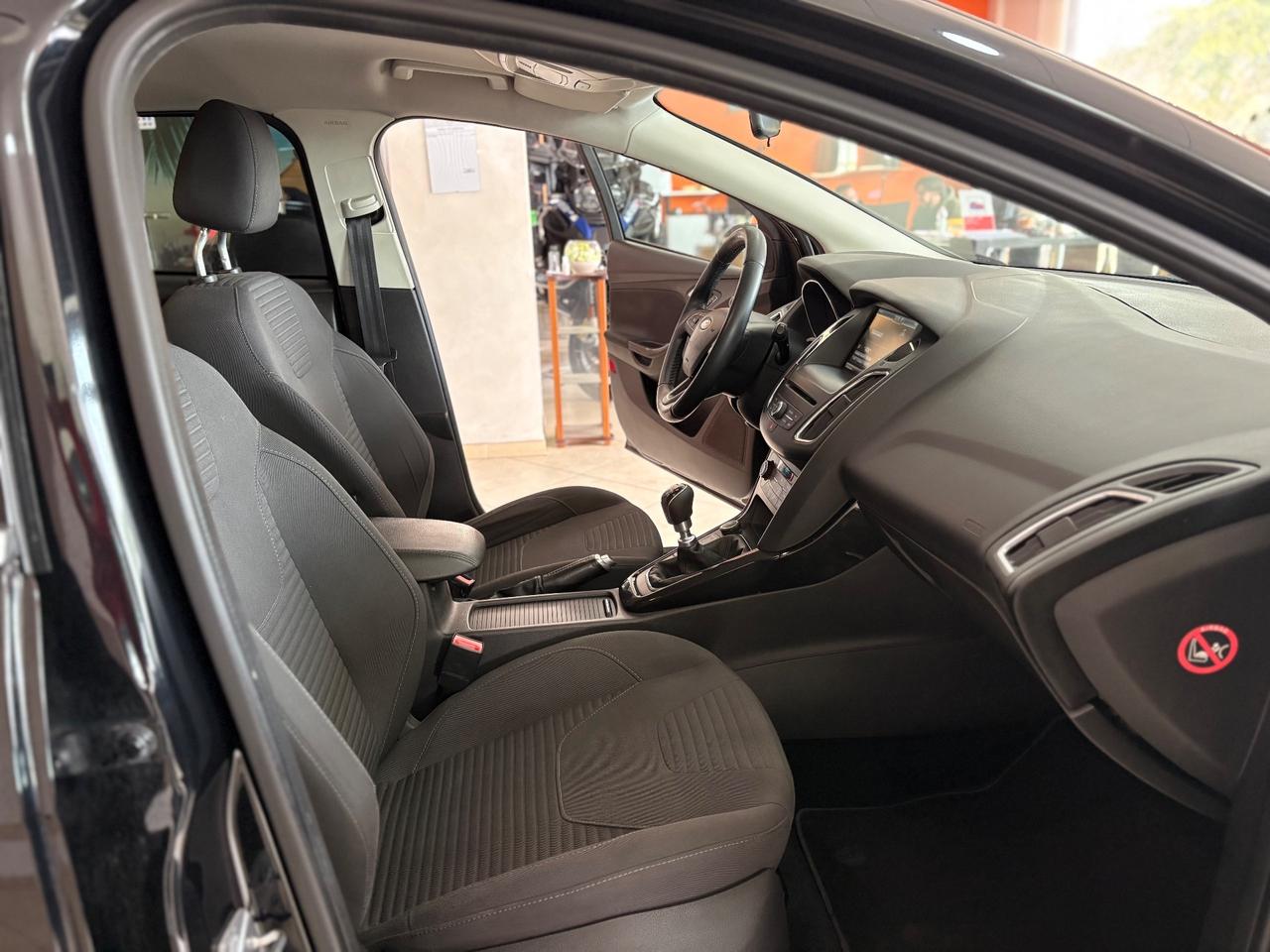 Ford Focus 1.5 TDCi 120 CV Titanium permute finanziamenti