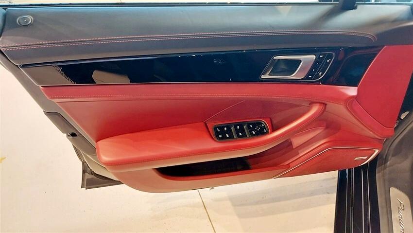 Porsche Panamera Turbo S E-Hybrid da 680 Cv Termico+elettrico